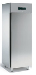 Шкаф холодильный Sagi FD70T